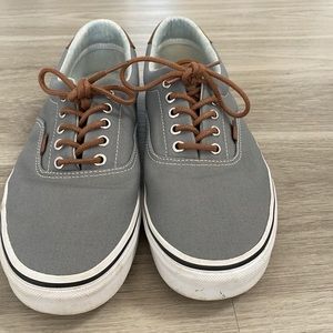 Men’s gray vans